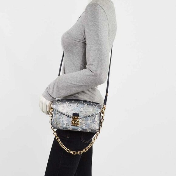 Louis Vuitton Blue/Silver Monoglam Canvas Pochette Metis East/West Bag - Picture 2 of 12